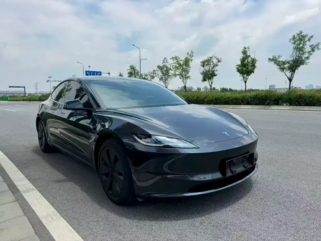 Tesla Model 3 — фото 2