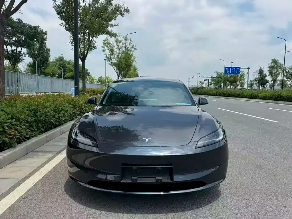 Tesla Model 3 — фото 5