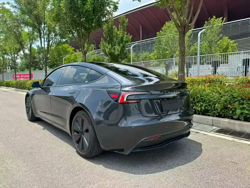 Tesla Model 3 — фото 6