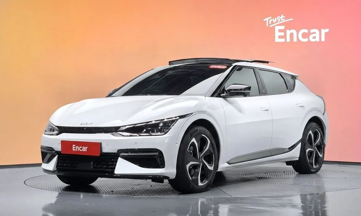 Kia EV6 — фото 1