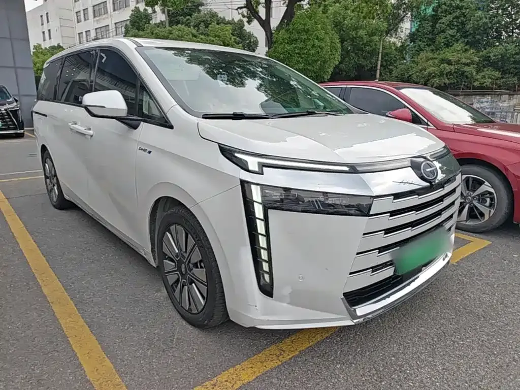GAC Motor 传祺E8 PHEV — фото 8
