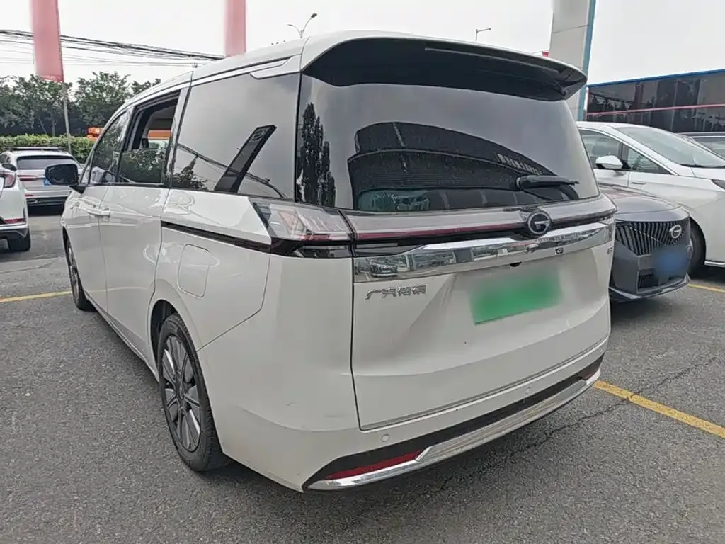 GAC Motor 传祺E8 PHEV — фото 4