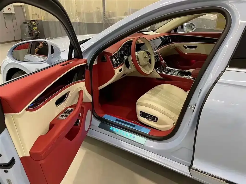 Bentley Flying Spur — фото 2