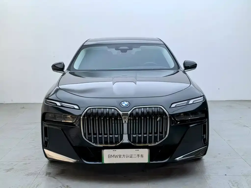 BMW i7 — фото 4
