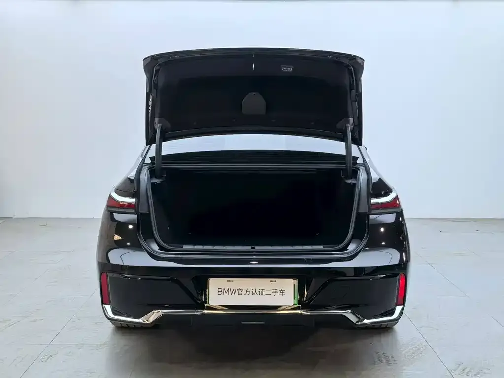 BMW i7 — фото 2
