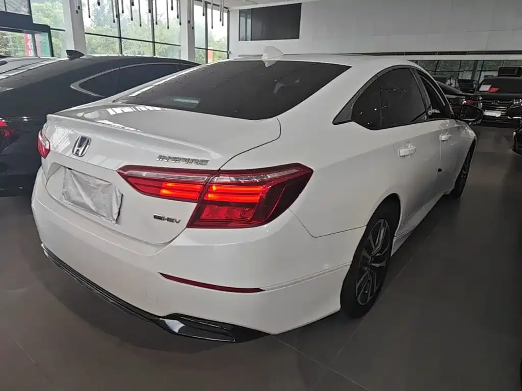 Honda Inspire — фото 8