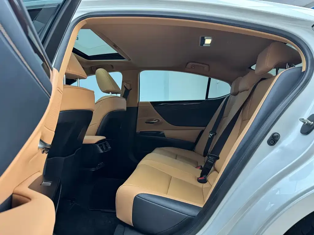 Lexus ES 2024 из CN, фото 8