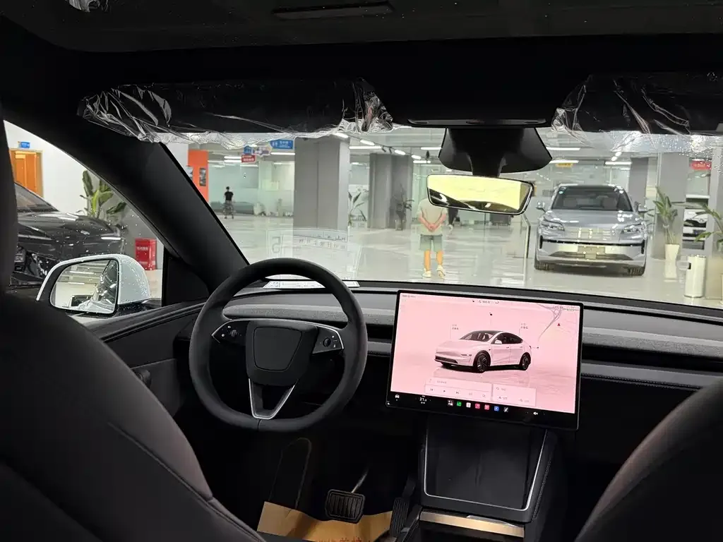 Tesla Model Y — фото 7