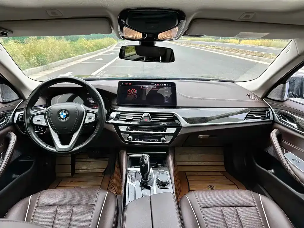 BMW 5 Series — фото 3