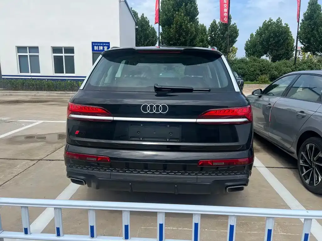 Audi Q7 — фото 5