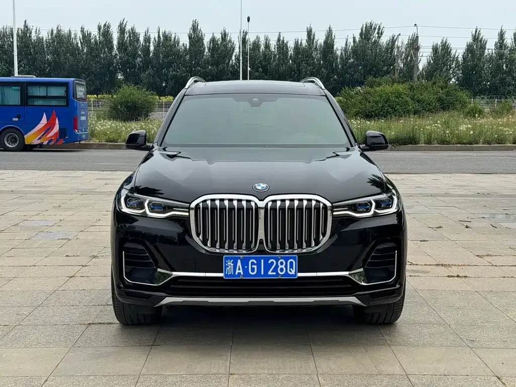 BMW X7 — фото 5