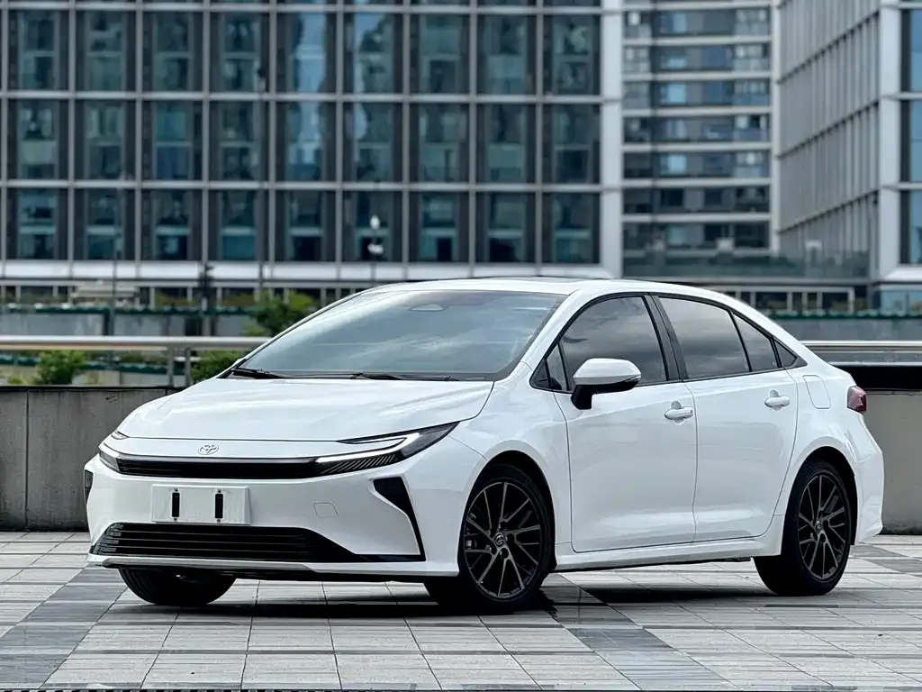 Toyota Corolla — фото 1