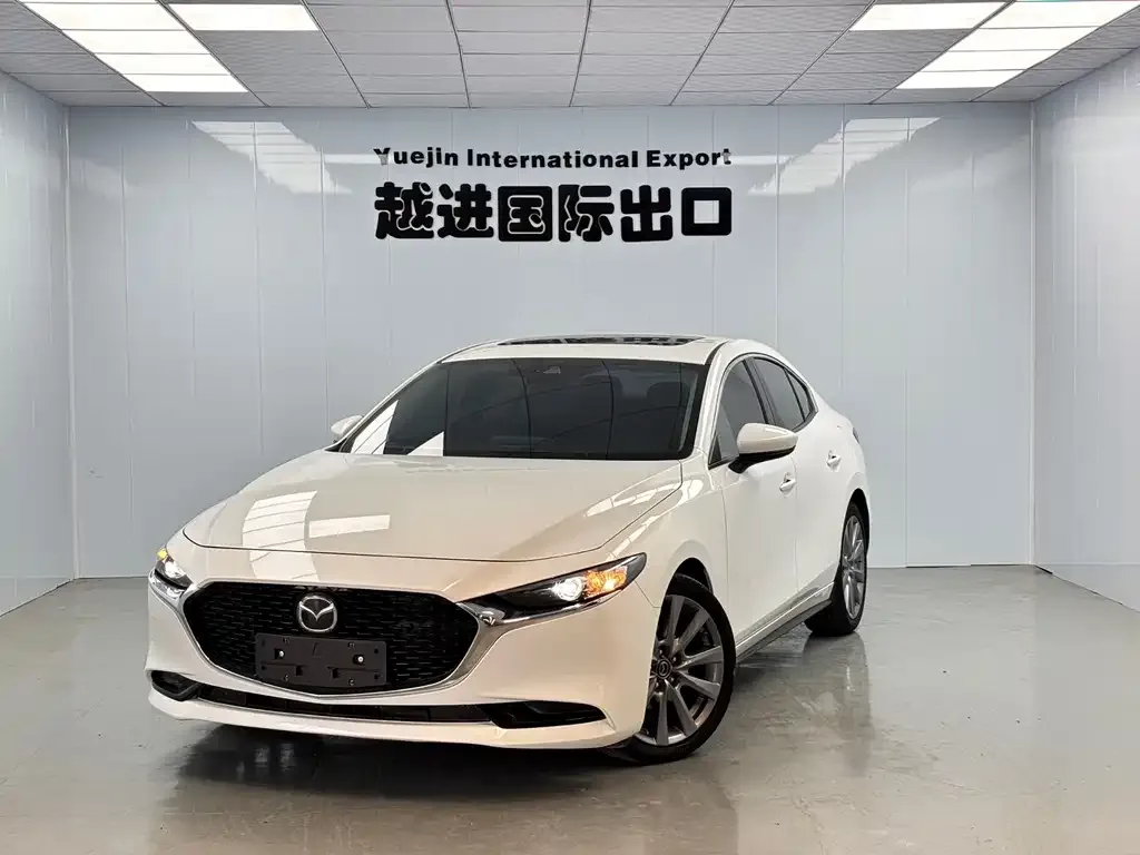 Mazda 3 Axela — фото 1