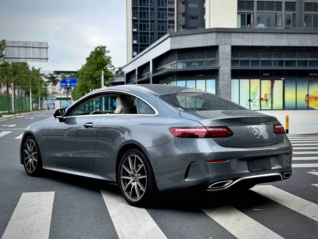 Mercedes-Benz E-Class (Import) — фото 7