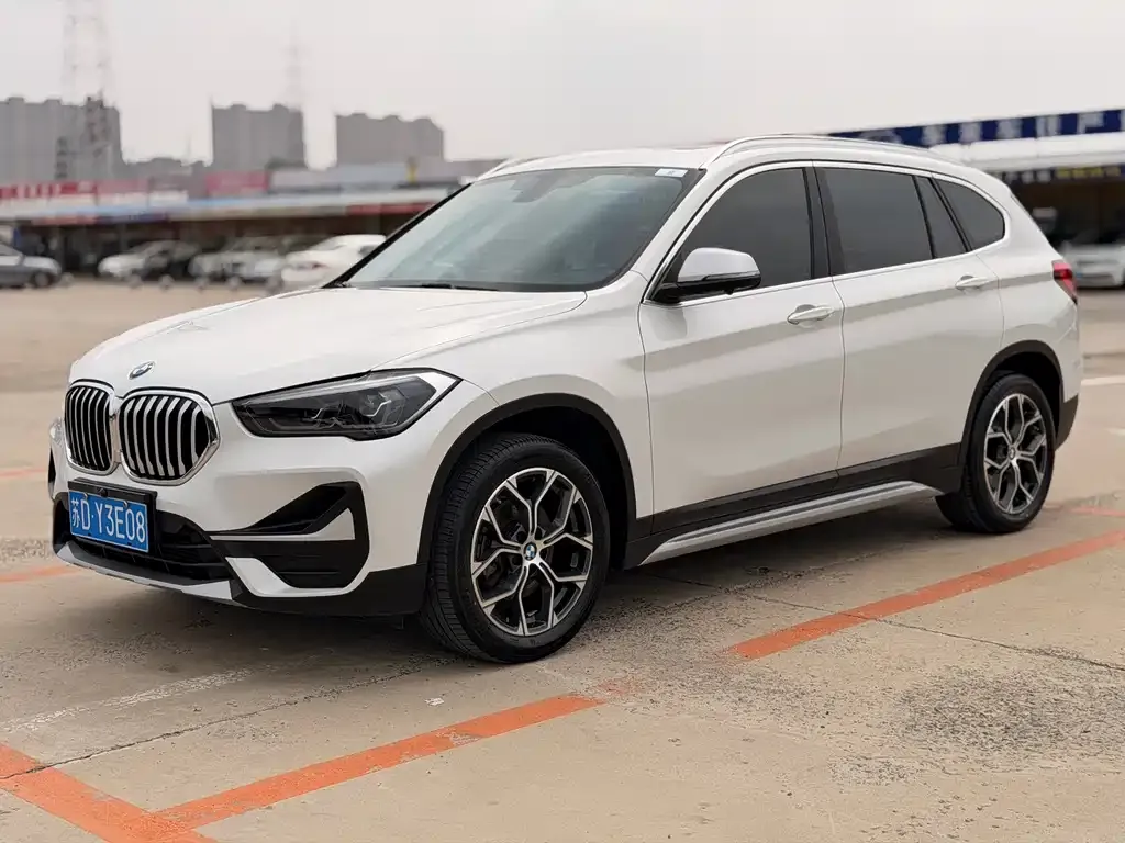 BMW X1 — фото 1
