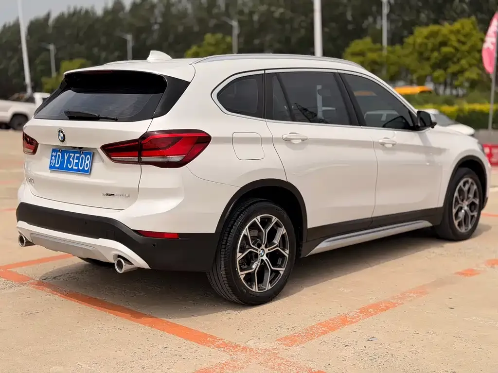 BMW X1 — фото 9