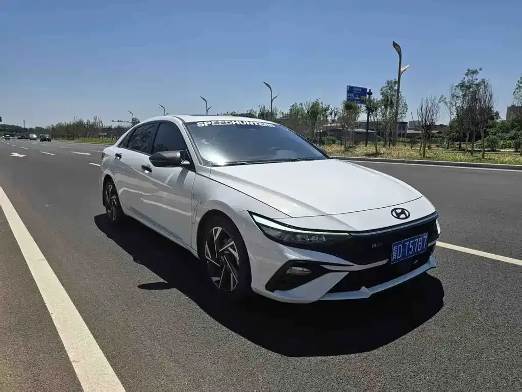 Hyundai Elantra — фото 3