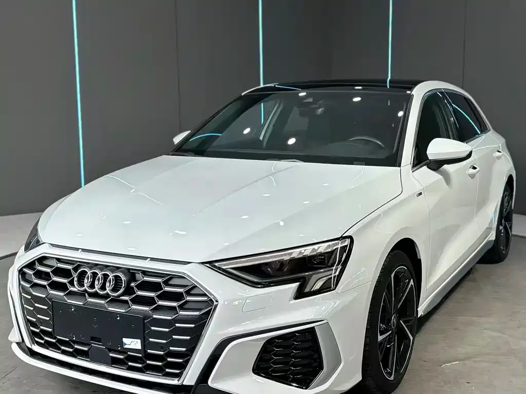 Audi A3 — фото 1