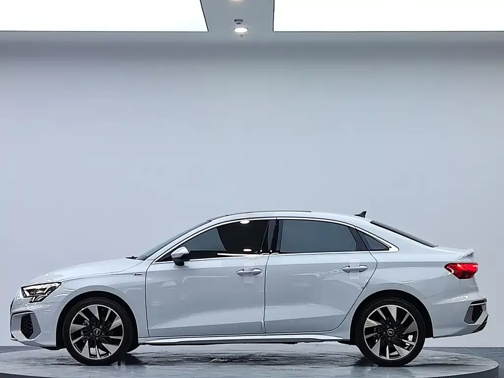 Audi A3 — фото 8