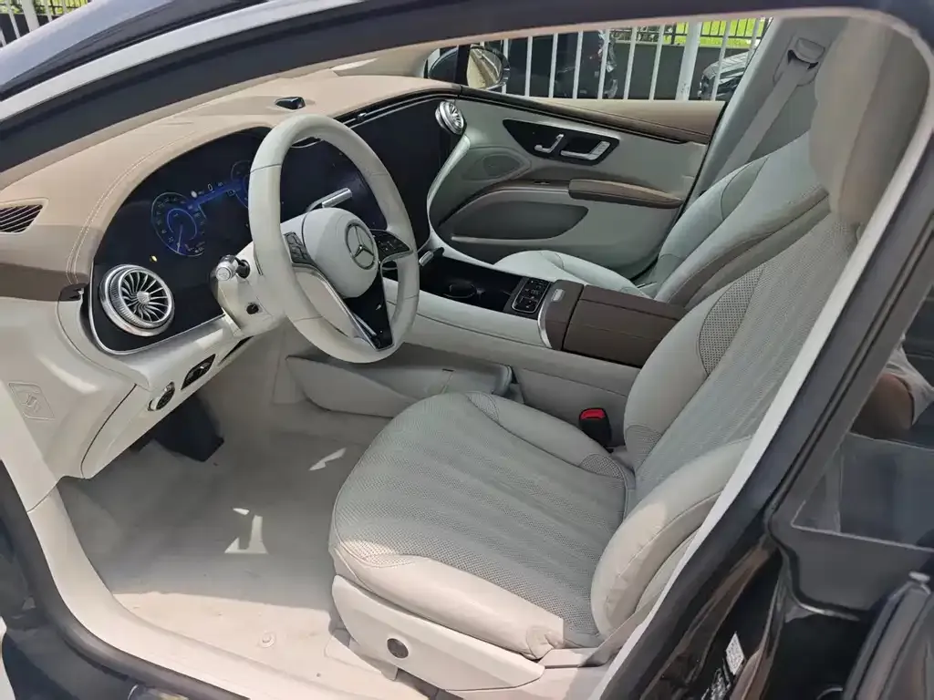 Mercedes-Benz EQS — фото 10