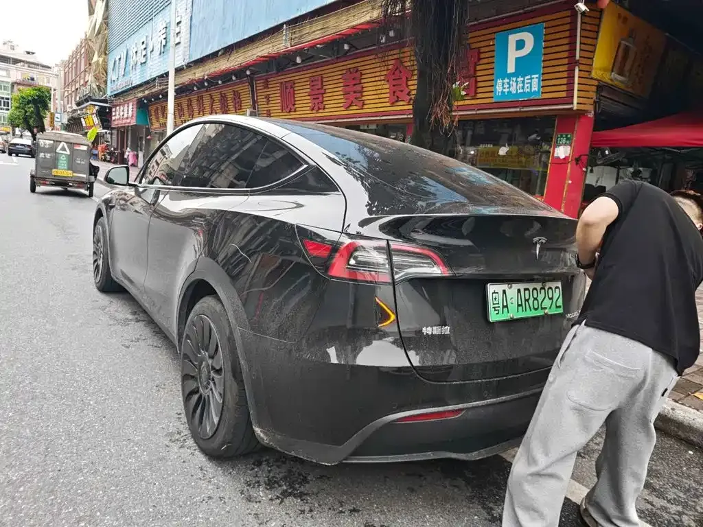 Tesla Model Y — фото 4