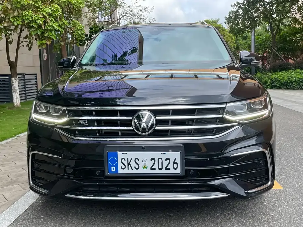 Volkswagen Tiguan L — фото 9