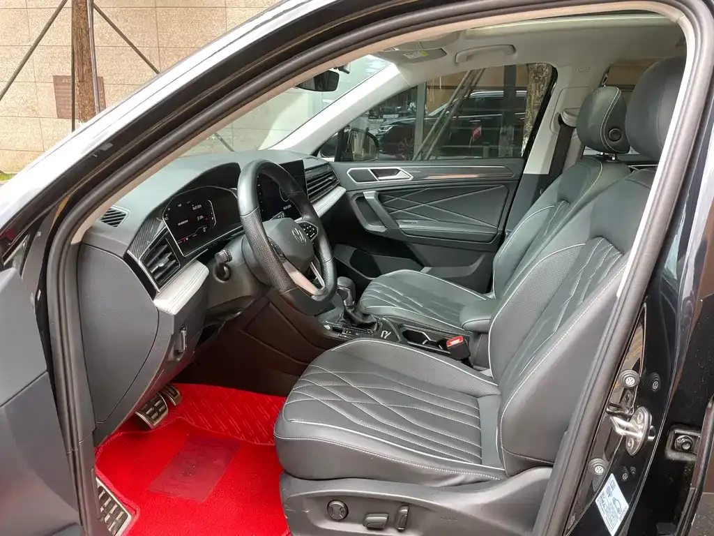 Volkswagen Tiguan L — фото 5