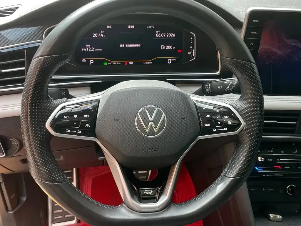Volkswagen Tiguan L — фото 3