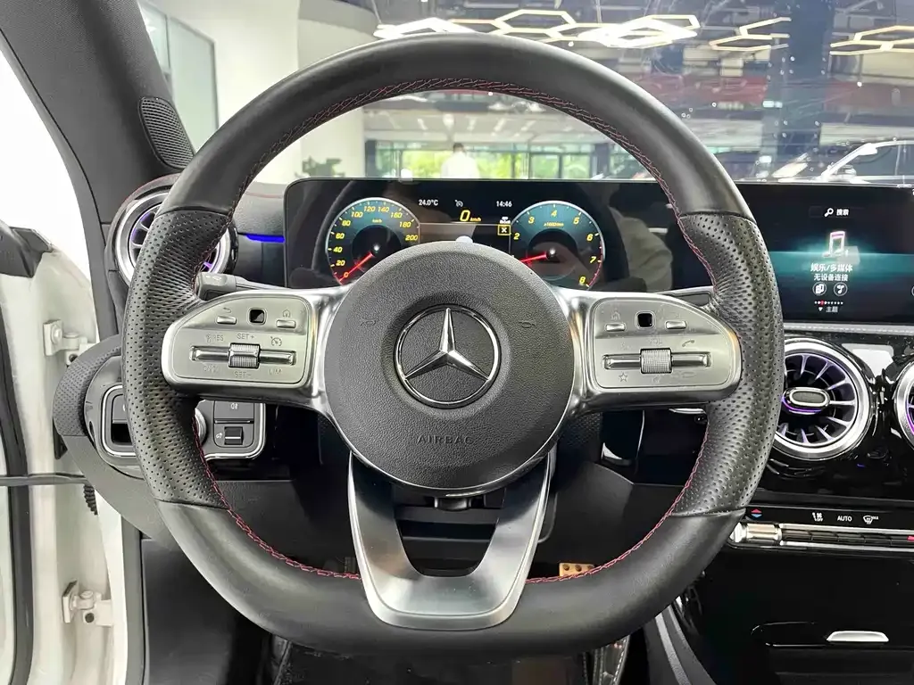 Mercedes-Benz CLA (Import) — фото 7