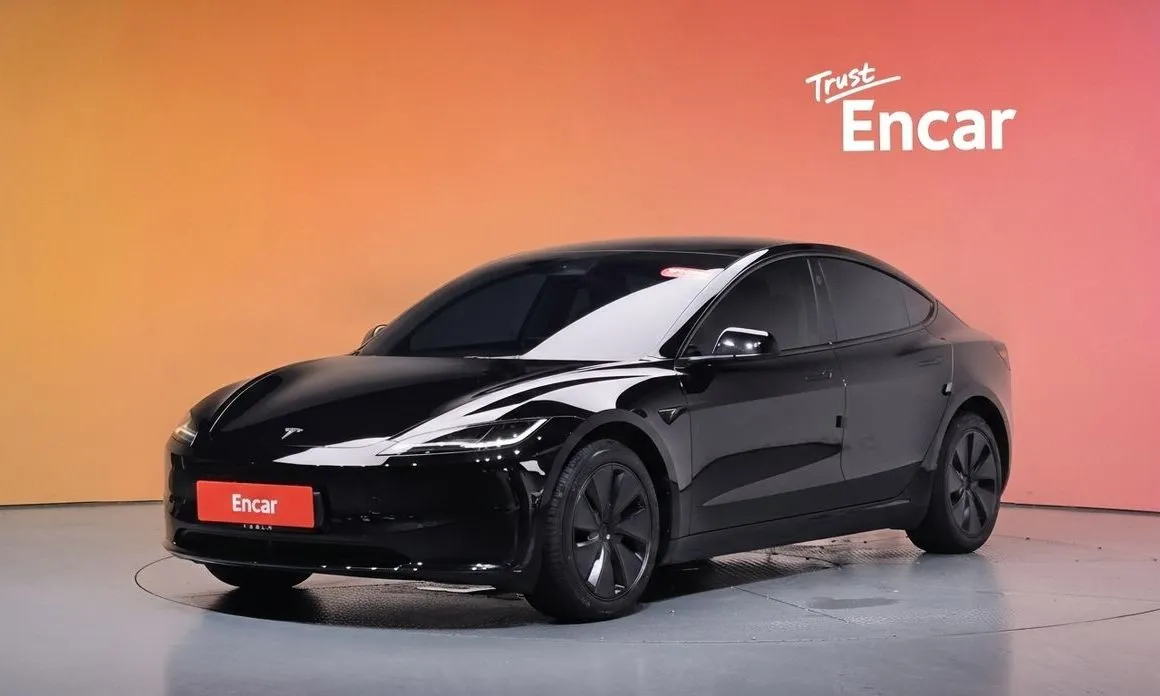 Tesla Model 3 — фото 1