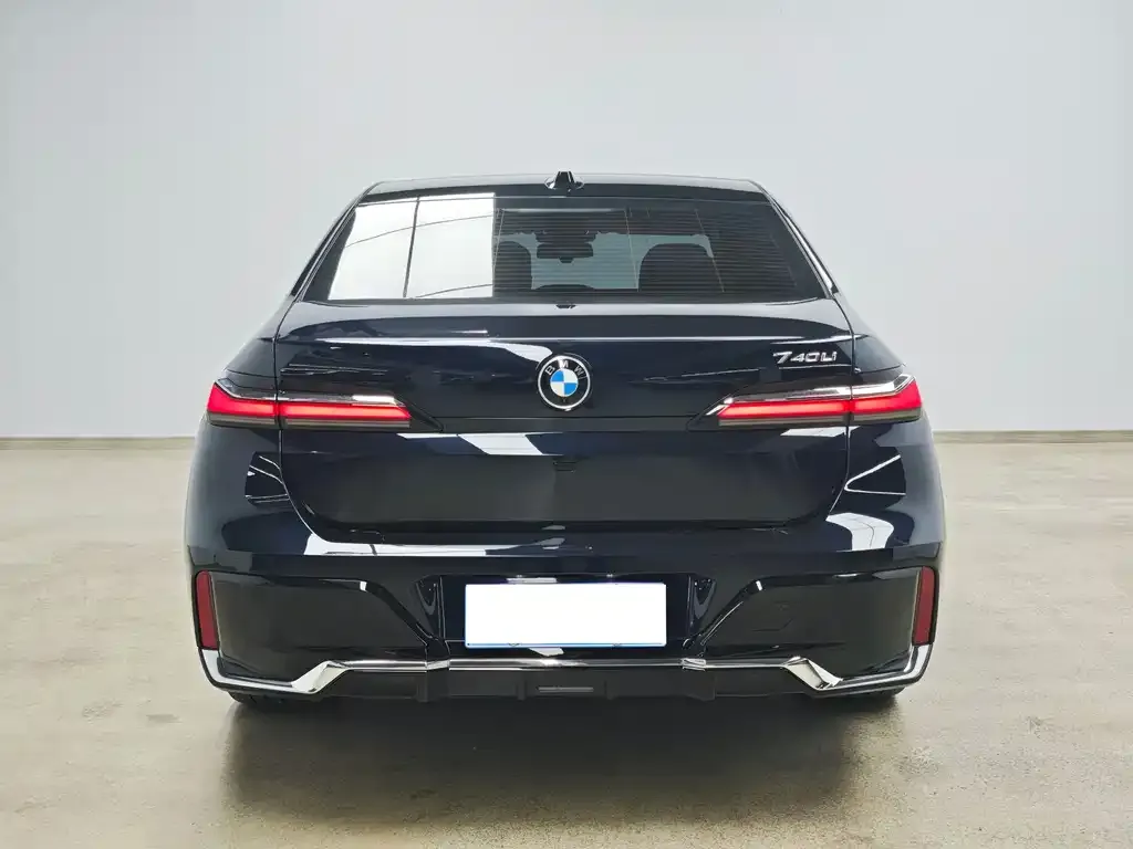 BMW 7 Series — фото 6