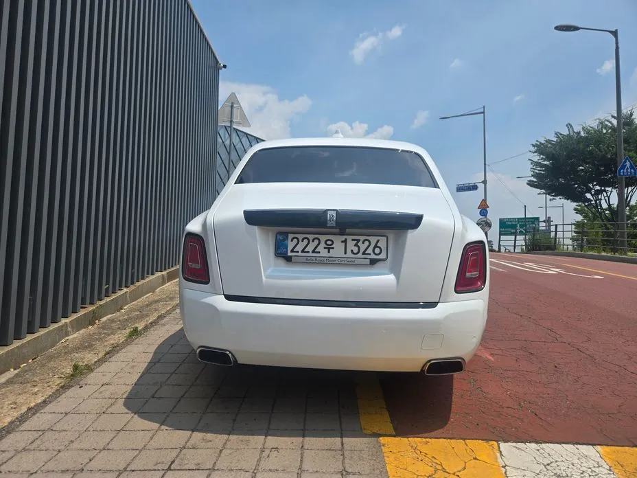 Rolls-Royce Phantom 2021 из KR, фото 10