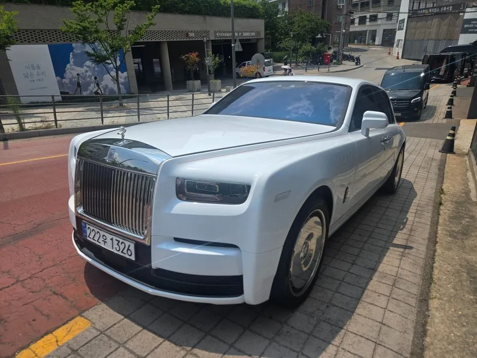 Rolls-Royce Phantom 2021 из KR, фото 9