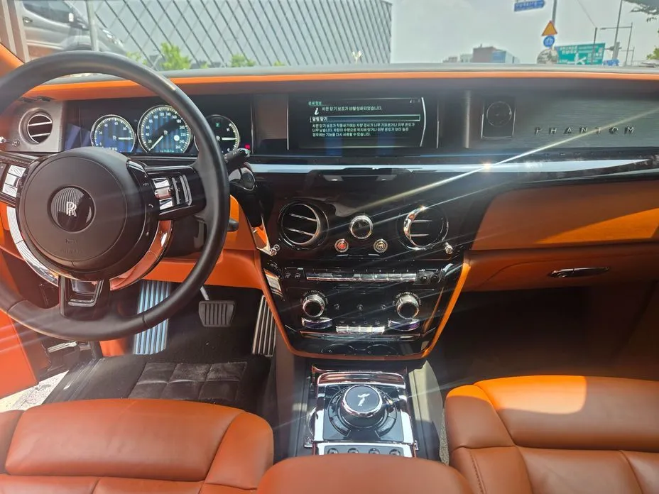 Rolls-Royce Phantom 2021 из KR, фото 3