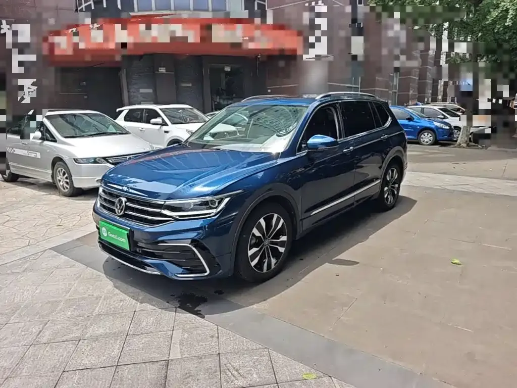 Volkswagen Tiguan L — фото 2