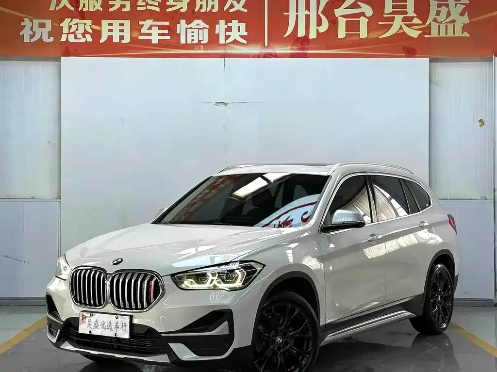 BMW X1 — фото 1