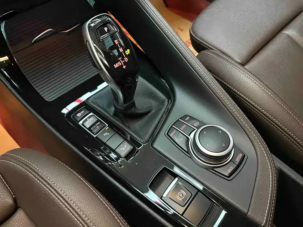 BMW X1 — фото 10