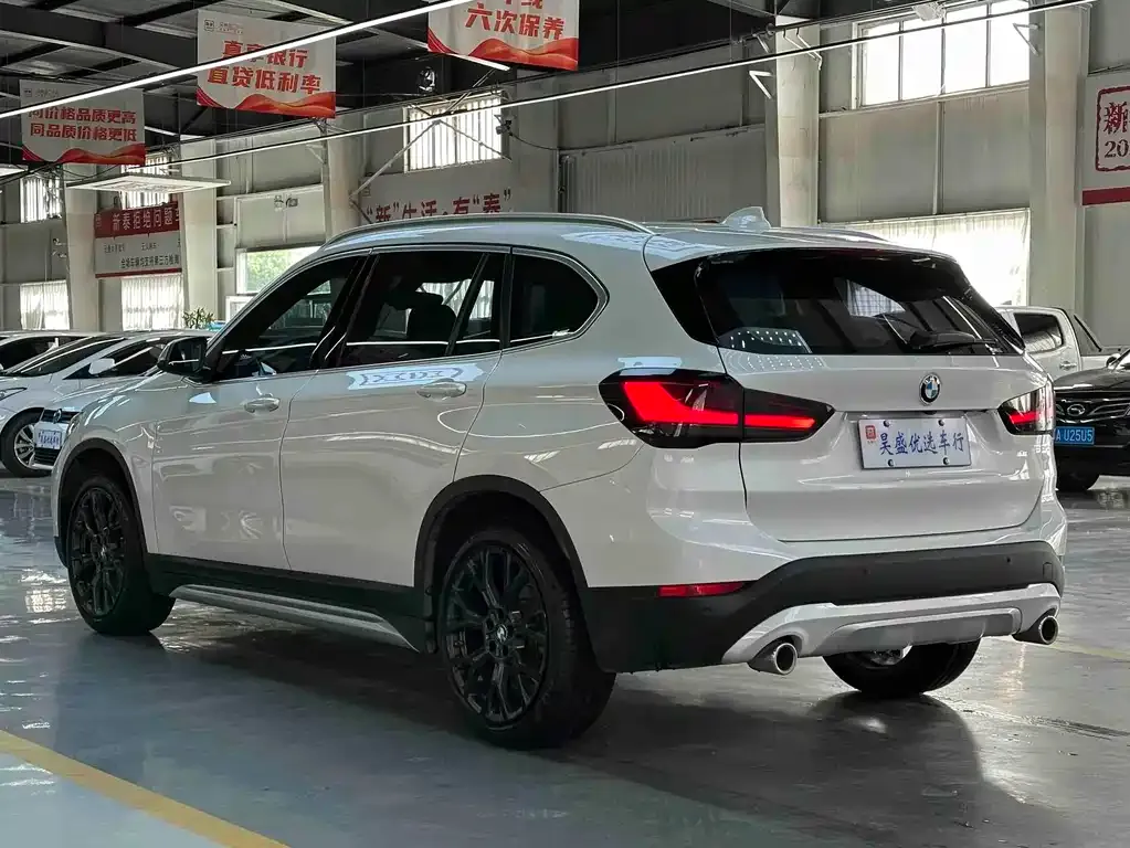 BMW X1 — фото 7