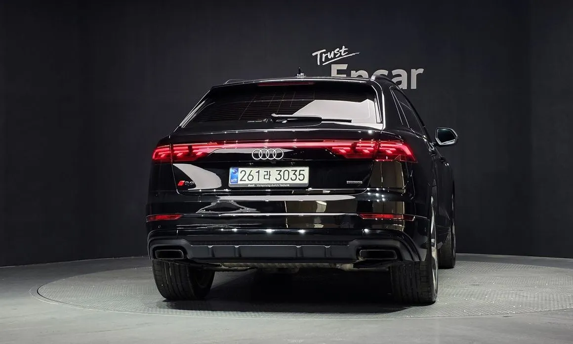 Audi Q8 — фото 6