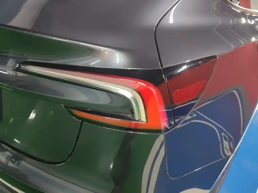 Tesla Model 3 — фото 2