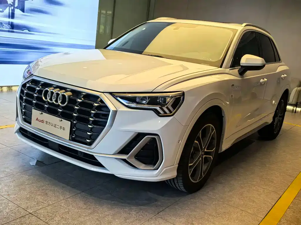 Audi Q3 — фото 1