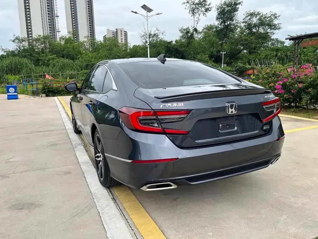Honda Accord — фото 6