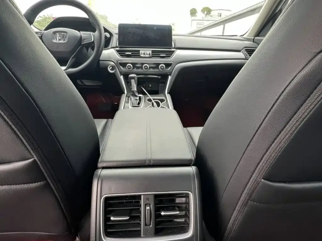 Honda Accord — фото 6