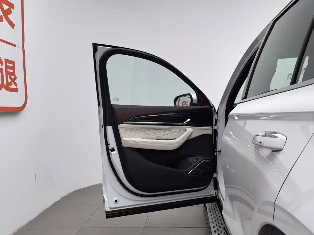 Geely Xingyue L — фото 3