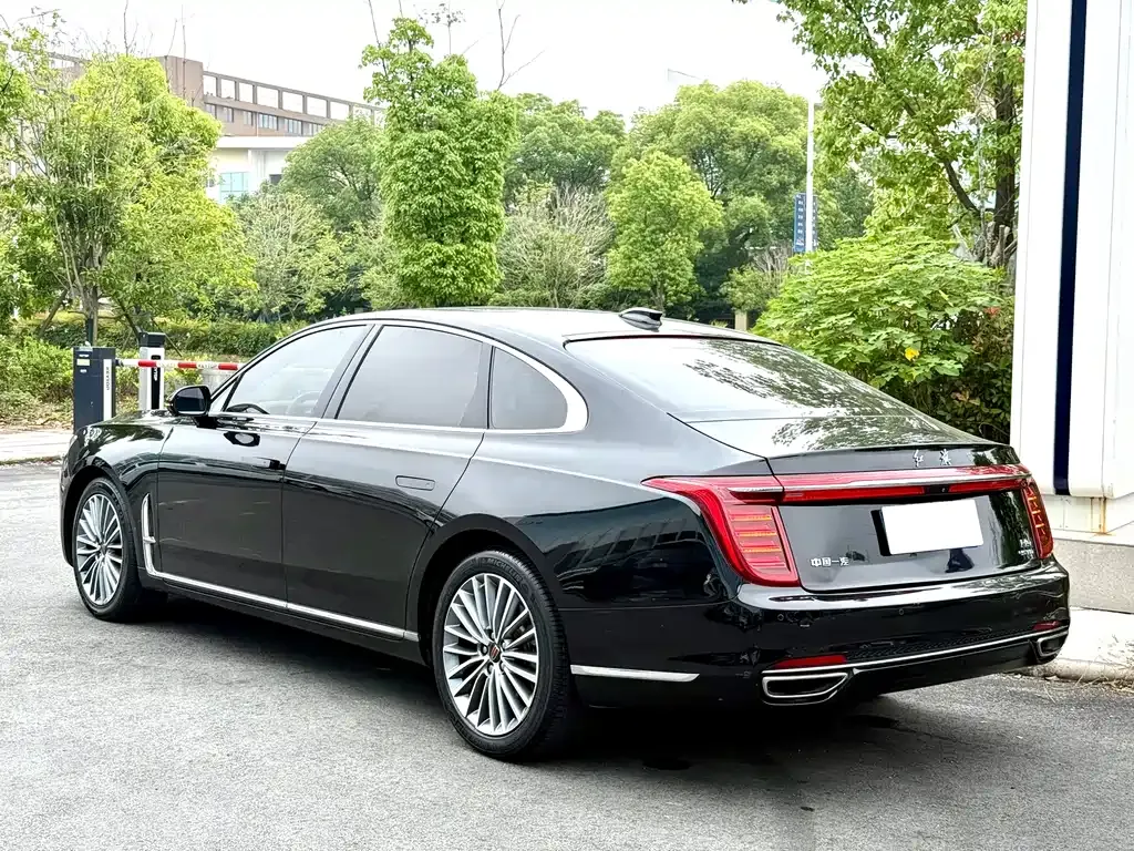 Hongqi H9 — фото 8