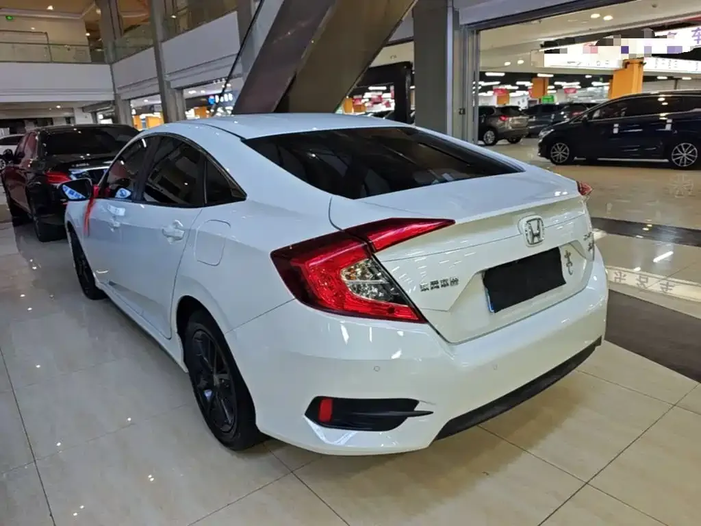 Honda Civic — фото 4