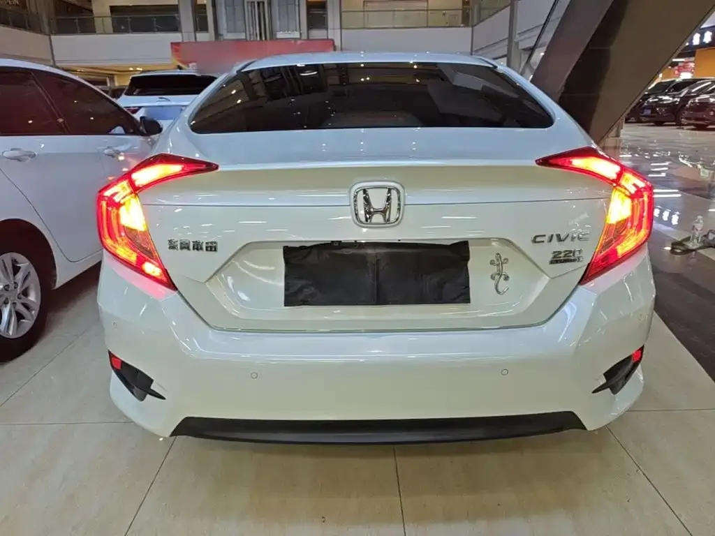 Honda Civic — фото 7