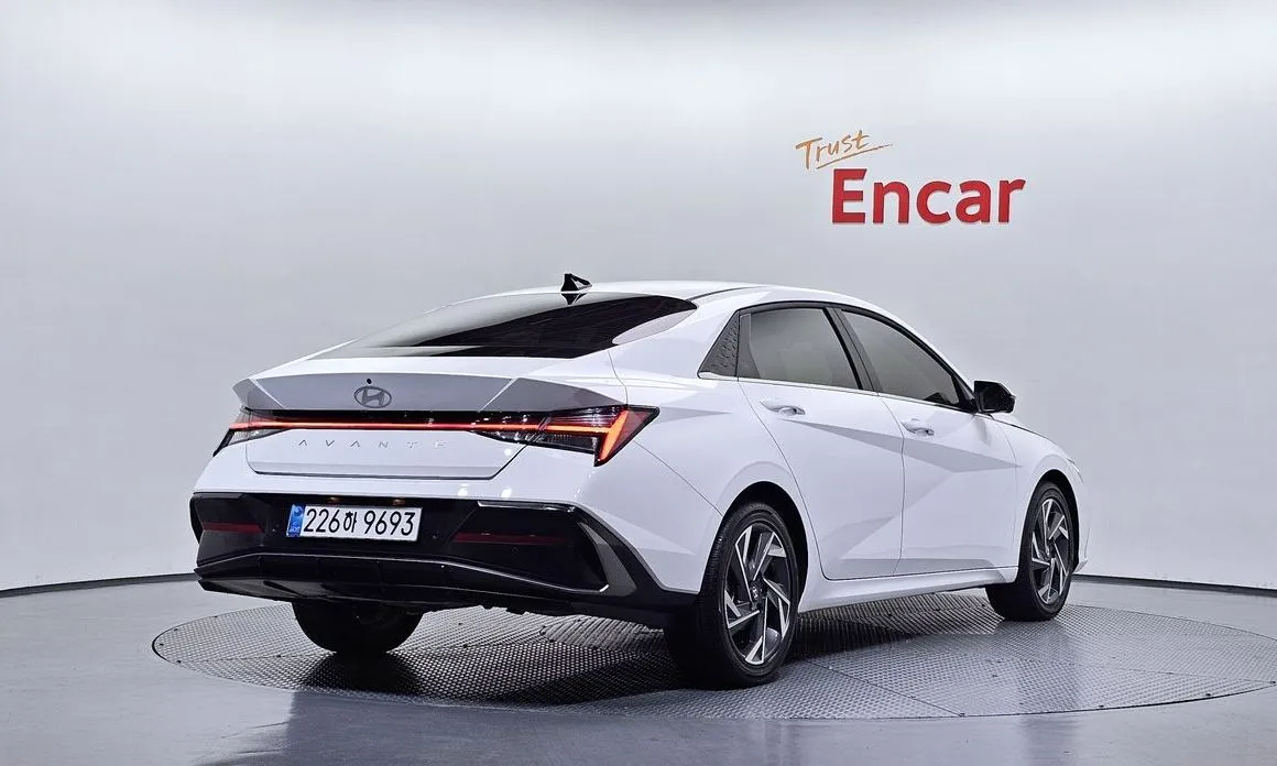 Hyundai AVANTE — фото 8