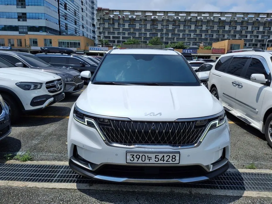 Kia Carnival — фото 1