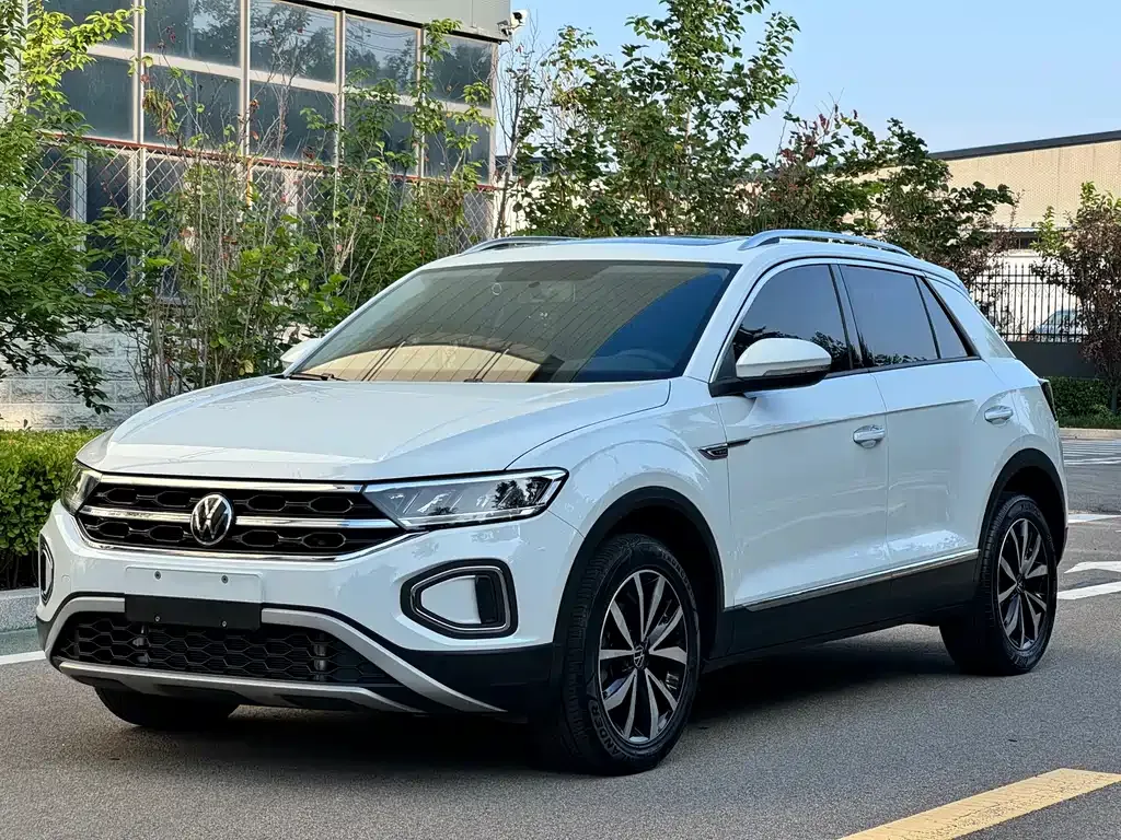 Volkswagen T-Roc — фото 1